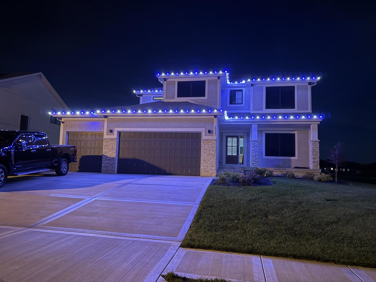 Santa's Holiday Lighting LLC gallery image 5