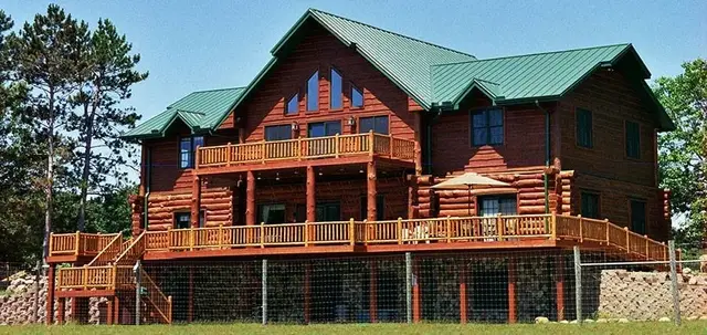 Duck Creek Lodge in Adams County
