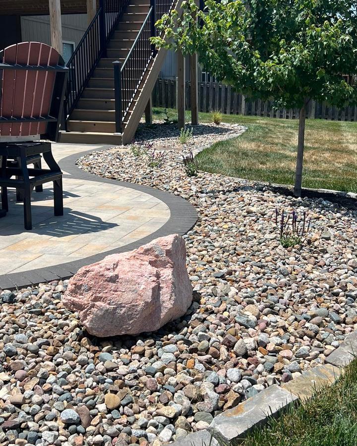 DG Lawnscaping gallery image 4