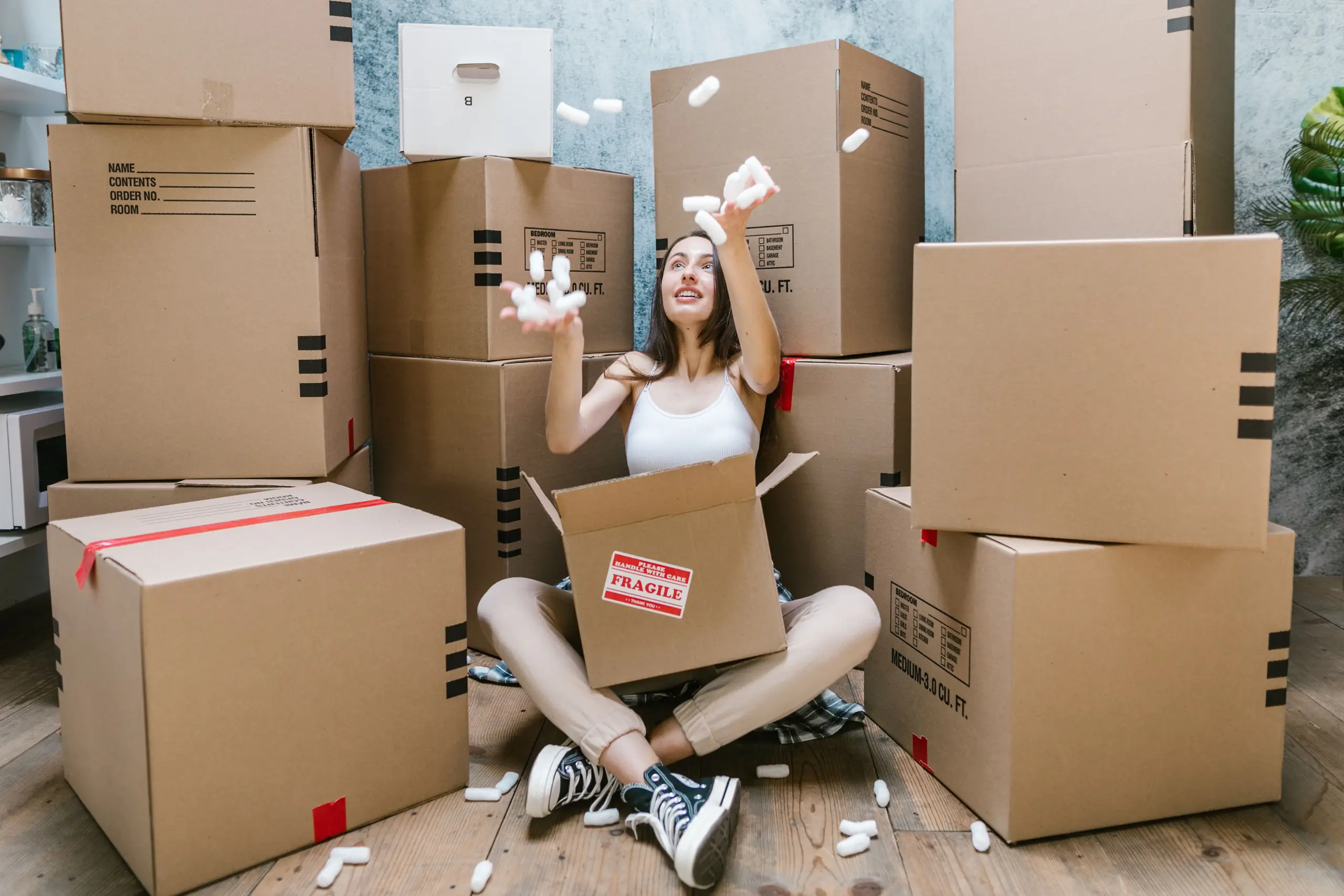 Unpacking moving boxes by RDNE Stock project