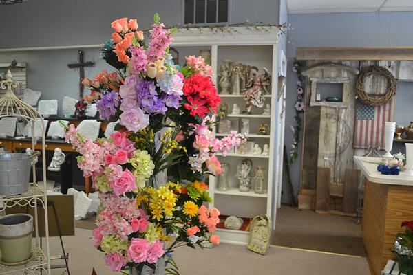 Richardson's Flowers- Gifts-Rentals gallery image 1