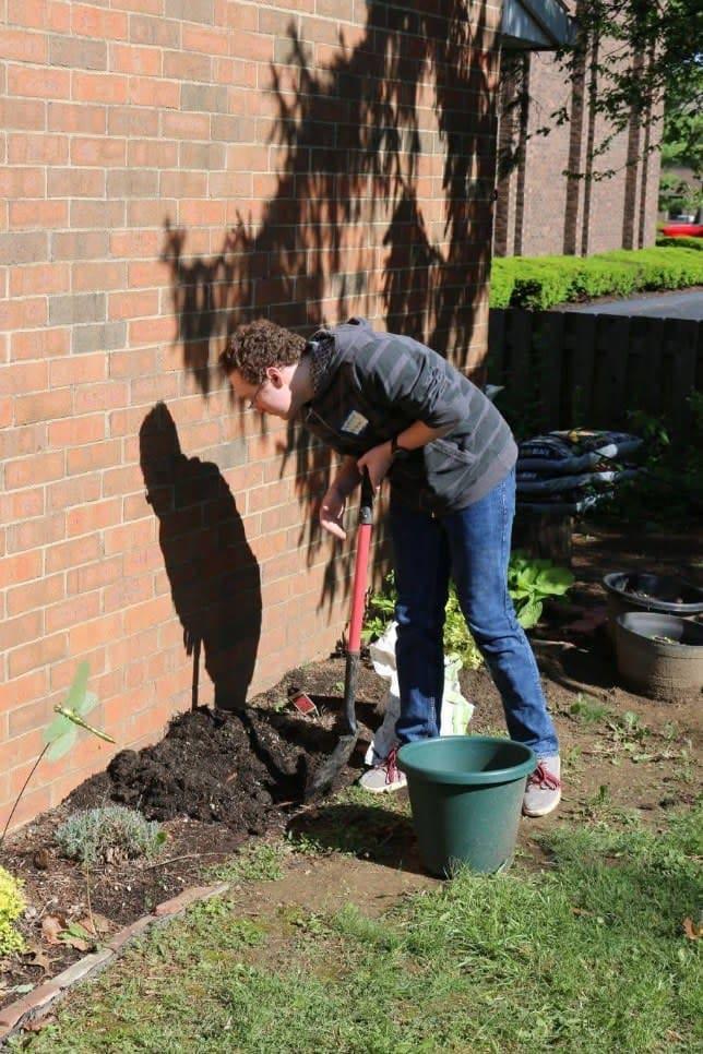 Service Day 2025 - Leadership Worthington gallery image 3
