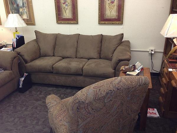 Loose Family Furniture and Flooring gallery image 1