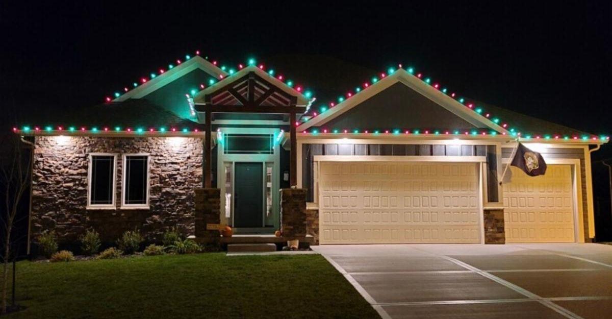 Santa's Holiday Lighting LLC gallery image 2