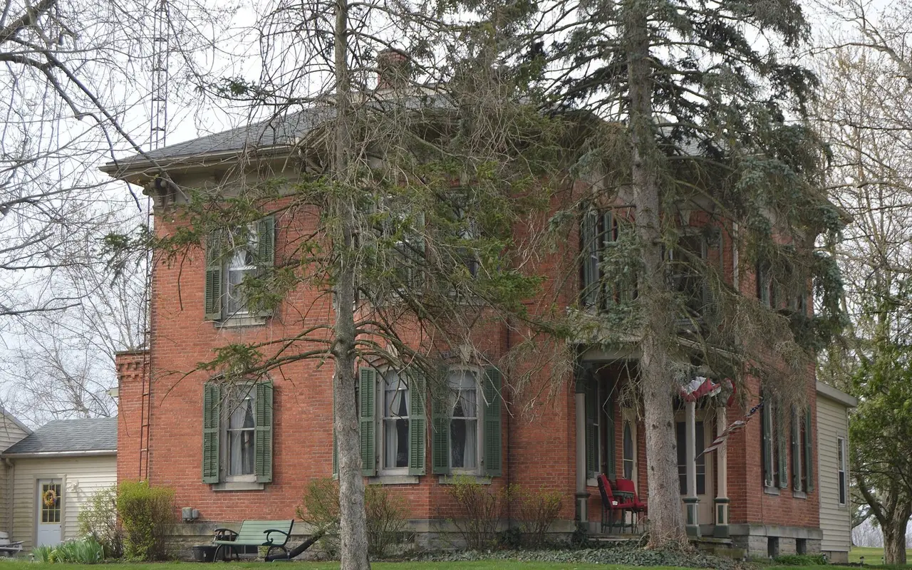 An Italianate brick house in Sulphur Springs, Ohio