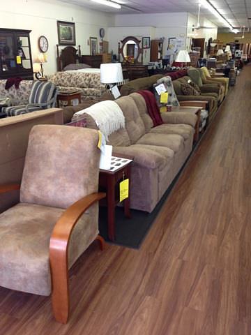 Loose Family Furniture and Flooring gallery image 6