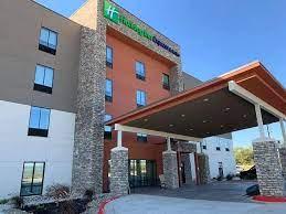 Holiday Inn Express and Suites gallery image 1