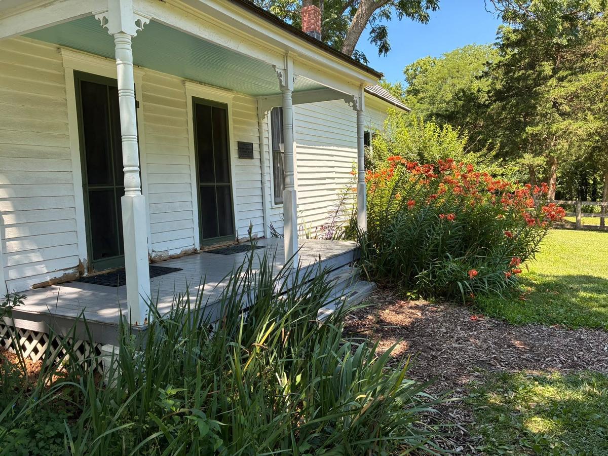Jesse James Birthplace gallery image 6