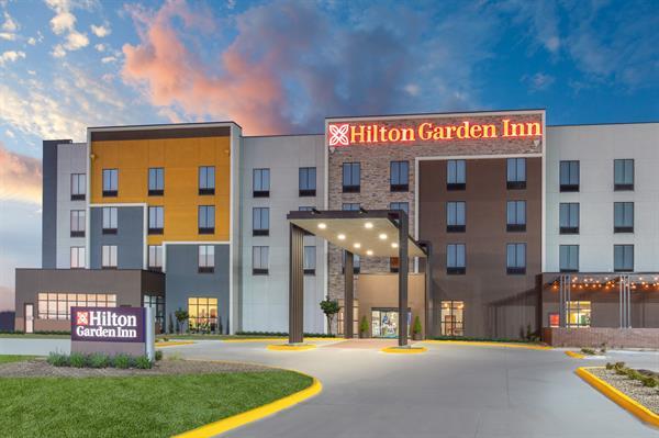 Hilton Garden Inn & Convention Center gallery image 2