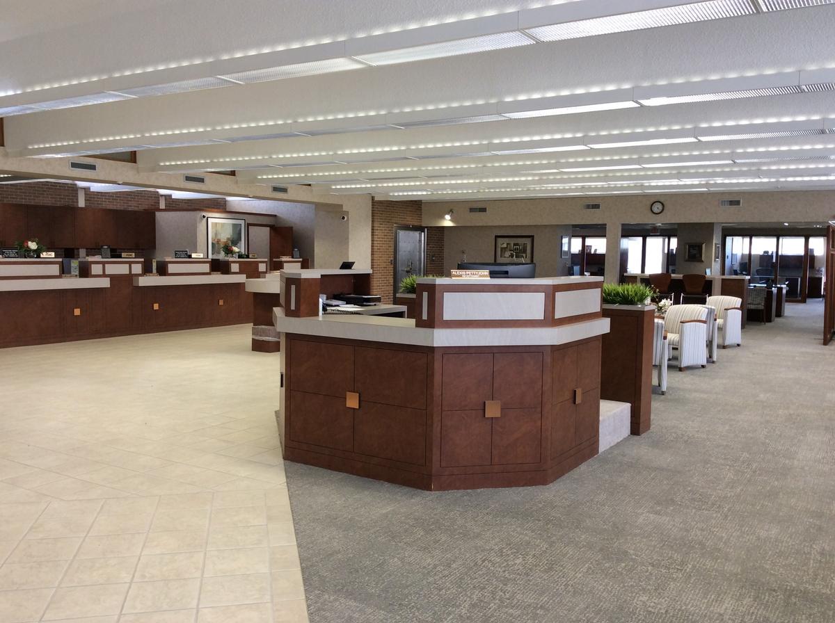 Iowa Trust & Savings Bank gallery image 1